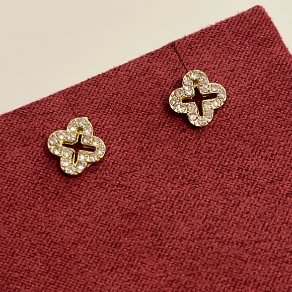 BOGO Clover Rhinestone Studded Earrings - Picture 3 of 4